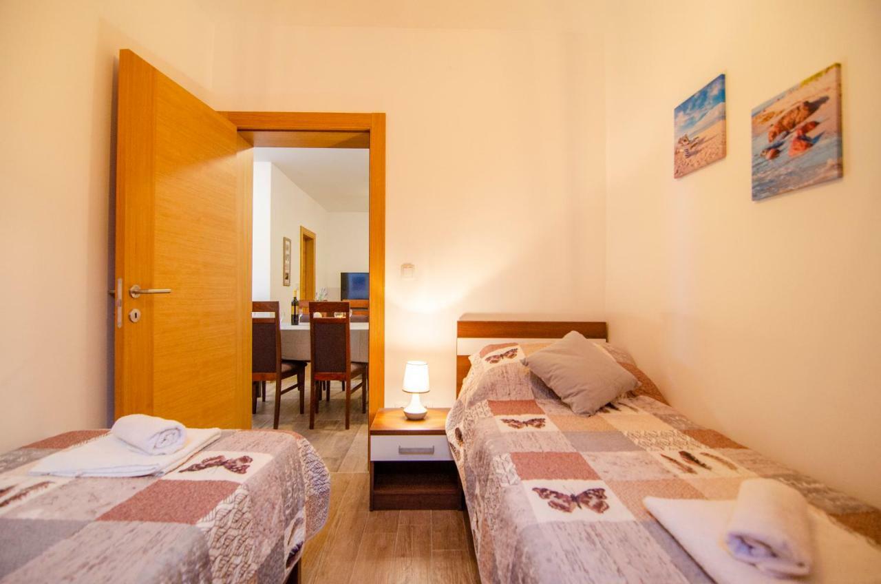 Apartments Sara 4 Bol Kültér fotó